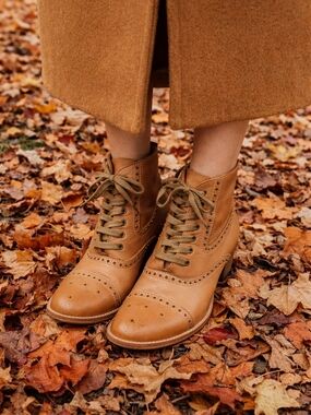 Schluer & Sons Philadelphia Lace Up Boots
